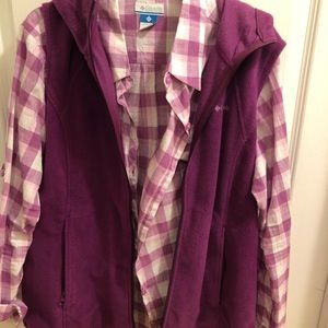 Columbia best and shirt